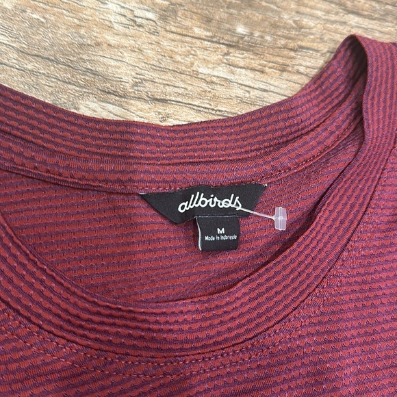 Allbirds Natural Run tee thrive crimson and blue hush medium - Picture 3 of 10